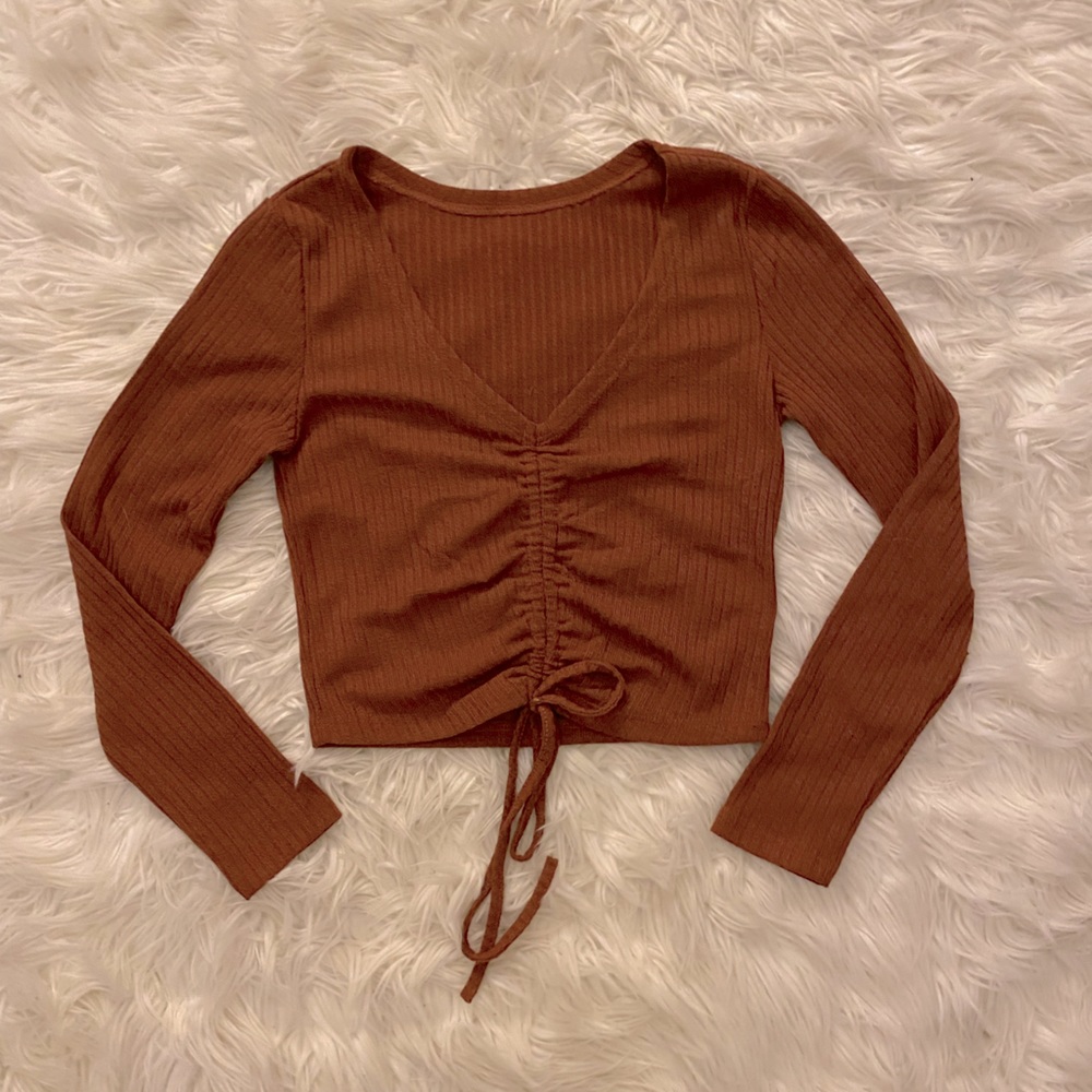 NWOT Ribbed long sleeve top with adjustable front tie